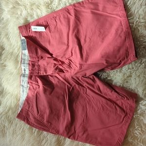 NWT Old Navy Men's Slim Fit Shorts. Size 40